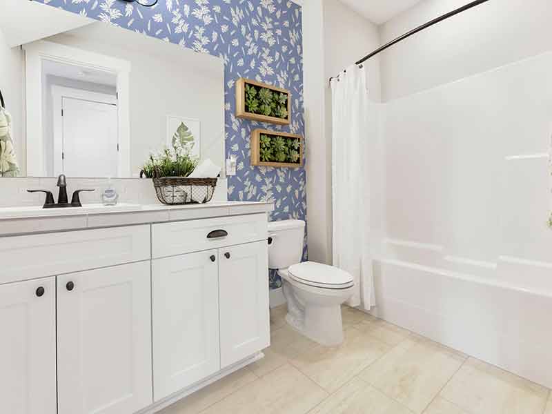 Can you use wallpaper in the bathroom? Tips and ideas!